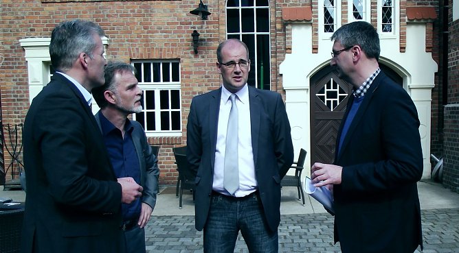 Wahlkampfhelfer in der "Tradi" (Foto: Kurt Frank)