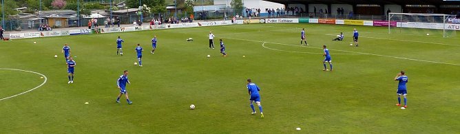 Warmmachen bei Wacker (Foto: nnz) Warmmachen bei Wacker (Foto: nnz)