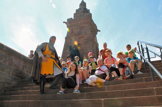 Großer Kindererlebnistag am Kyffhäuser-Denkmal (Foto: Stadtmarketing Bad Frankenhausen) Großer Kindererlebnistag am Kyffhäuser-Denkmal (Foto: Stadtmarketing Bad Frankenhausen)