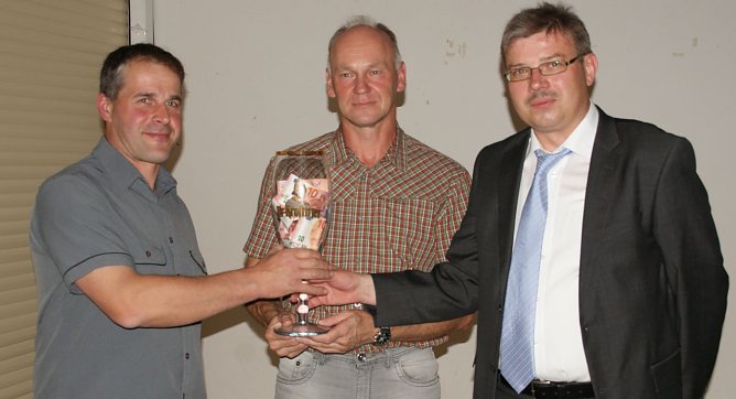 Spende &uuml;bergeben (Foto: privat)