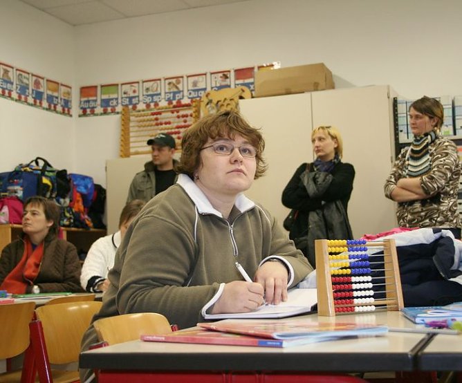 Eltern auf der Schulbank (Foto: Piper/pln)