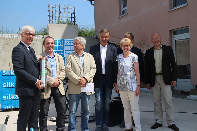 Grundsteinlegung f&uuml;r Haus 3: in G&uuml;nzerode wird die Sozialstation der Diakonie erweitert (Foto: Angelo Glashagel)