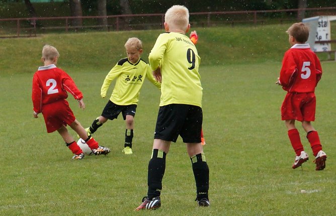 Kampf im letzten Spiel der Saison (Foto: Martina Nebelung)