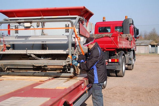 Bauarbeiten (Foto: H. Michel) Bauarbeiten (Foto: H. Michel)