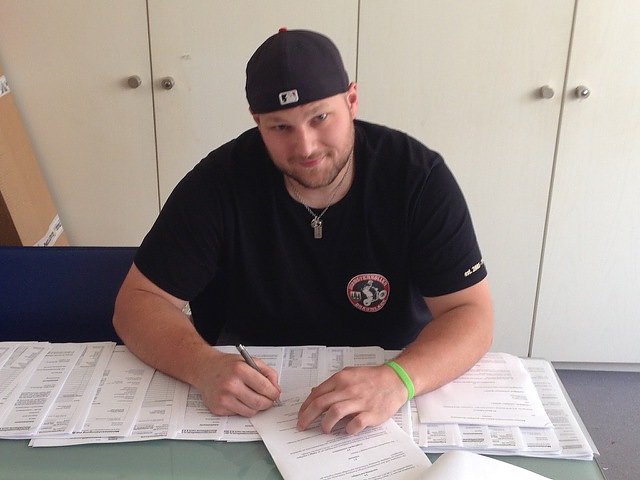 Hat bei den Falken verl&auml;ngert (Foto: Fabian Brandes)