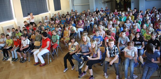 Blick in die vollbesetzte Aula (Foto: privat)