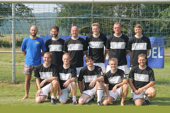 Die Turniersieger vom SOS Dynamo Tresen - insgesamt 14 Mannschaften waren zum Sommerturnier nach Ellrich gekommen (Foto: Martin Schulze)