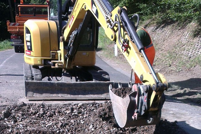 Arbeiten am Erdfall (Foto: J. Piper)