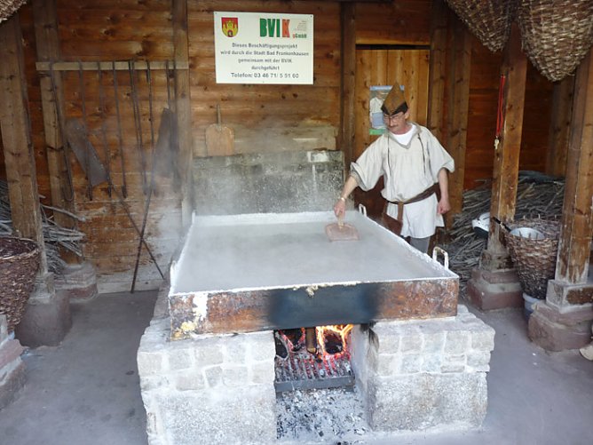 Salzsieden (Foto: Karl-Heinz Herrmann)