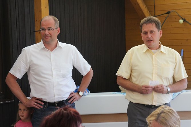 Landrat Matthias Jendricke und der SPD Kreisvorsitzende Matthias Ehrhold er&ouml;ffneten das Sommerfest (Foto: Angelo Glashagel)