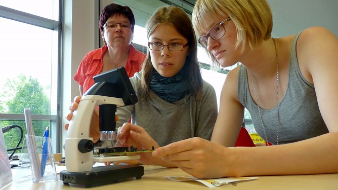 Im Oktober k&ouml;nnen Sch&uuml;lerinnen und Sch&uuml;ler wieder Campusluft schnuppern (Foto: thüko)