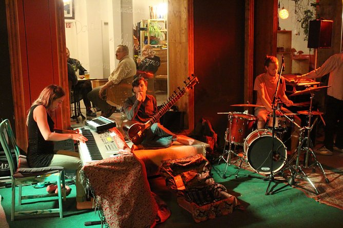 Jazz der etwas anderen Art: Pulsar Trio in der Kurzen Meile (Foto: Angelo Glashagel)