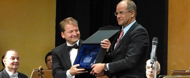 Theaterpreis geht an Lars Tietje (link<) (Foto: Birgit Susemihl)