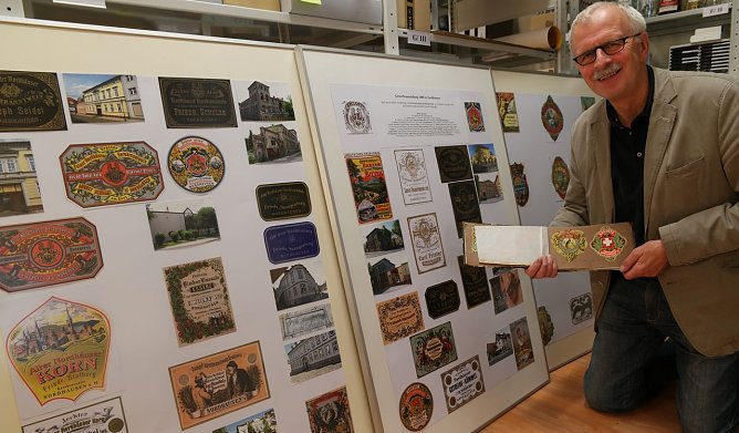 Jochen Einenckel an den Ausstellungstafeln (Foto: nnz) Jochen Einenckel an den Ausstellungstafeln (Foto: nnz)