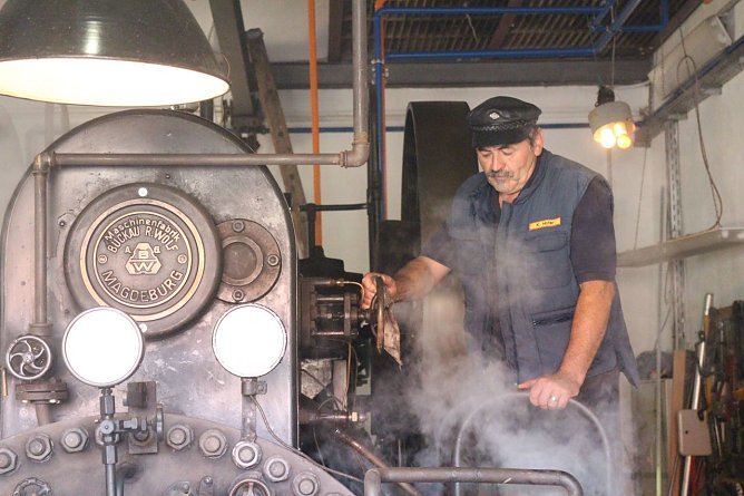 Eröffnung unter Dampf - der 22. Denkmaltag wurde in Sundhausen eröffnet (Foto: Angelo Glashagel) Eröffnung unter Dampf - der 22. Denkmaltag wurde in Sundhausen eröffnet (Foto: Angelo Glashagel)