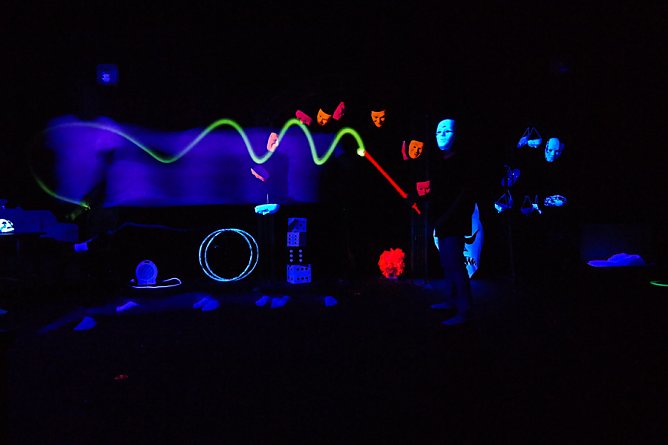 Hexen und Zauberer besuchen den Ferienpark (Foto: Ferienpark Feuerkuppe) Hexen und Zauberer besuchen den Ferienpark (Foto: Ferienpark Feuerkuppe)