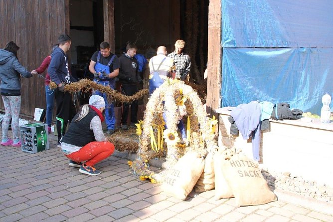 Obergebra bereitet sich auf die Kirmes vor (Foto: Sophia Schmücking) Obergebra bereitet sich auf die Kirmes vor (Foto: Sophia Schmücking)