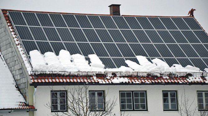 Dachlawinen bergen Gefahren (Foto: HF Redaktion)