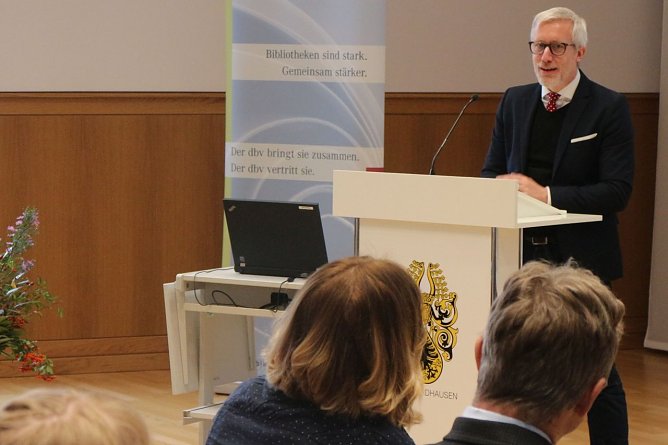 Zum 21. Th&uuml;ringer Bibliothekstag sprach auch Kulturminister Prof. Dr. Benjamin-Immanuel Hoff (Foto: Angelo Glashagel)