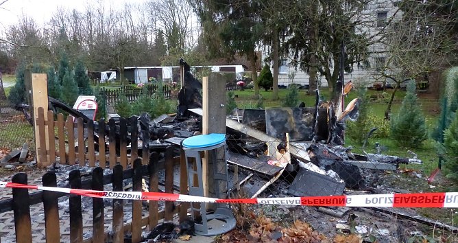 V&ouml;llig niedergebrannt (Foto: nnz)