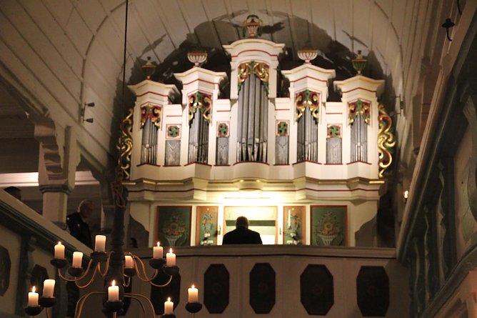 Adventskonzert in Limlingerode (Foto: Dr. Ehrhart Neubert) Adventskonzert in Limlingerode (Foto: Dr. Ehrhart Neubert)