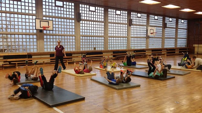 Bewegungsfreundliche Grundschule Wipperdorf (Foto: Grundschule Wipperdorf) Bewegungsfreundliche Grundschule Wipperdorf (Foto: Grundschule Wipperdorf)