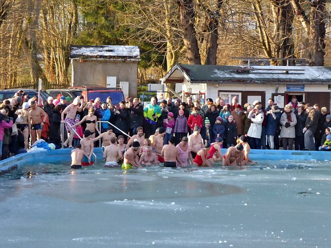 Anbaden (Foto: Anne Dumjahn)
