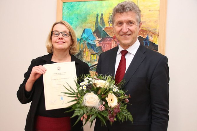 Heute hat Oberb&uuml;rgermeister Dr. Klaus Zeh Frau Jutta Krauth zur B&uuml;rgermeisterin ernannt (Foto: Ilona Bergmann, Pressestelle Stadt Nordhausen)
