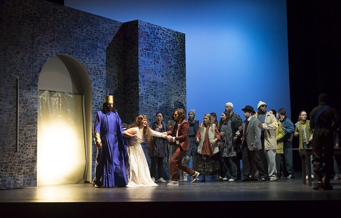 Den ersten Podcast gibt es auf der Theater-Homepage zur Oper Nabucco (Foto: Tilmann Graner)