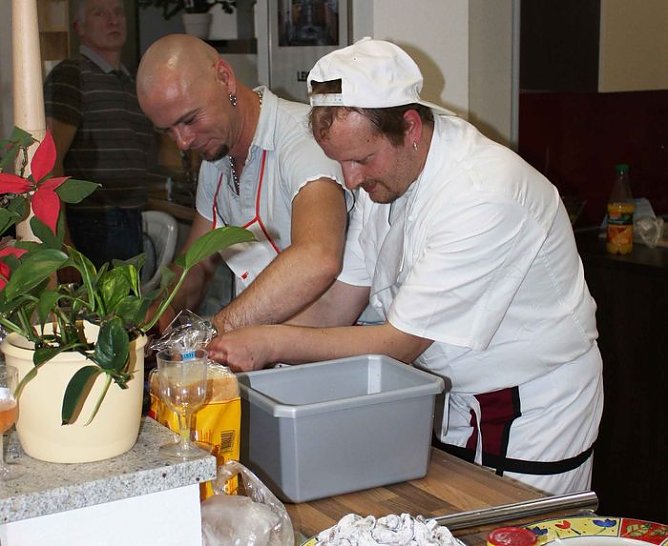 Kochen macht Spaß (Foto: E. Holstein) Kochen macht Spaß (Foto: E. Holstein)