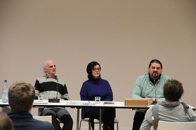 v.r. Alexander M&uuml;ller, Kathrin B&uuml;chel und Gino Kuhn haben ihre ganz eigenen Wege gefunden mit ihren Erfahrungen umzugehen (Foto: Angelo Glashagel)