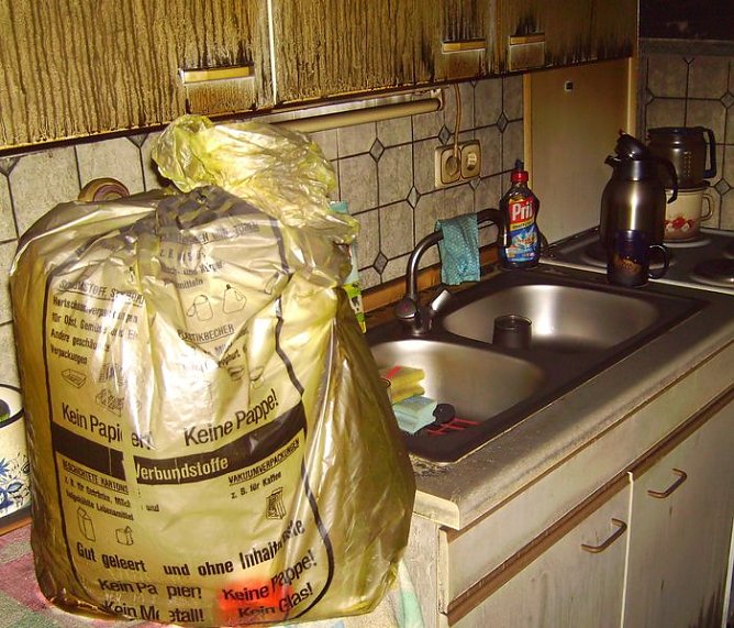 Brandsatz (Foto: Feuerwehr) Brandsatz (Foto: Feuerwehr)