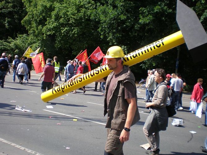 &Icirc;n Berlin demonstriert (Foto: Buntfu&szlig;)