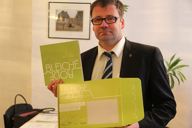 Offensiv für Bleicherode werben - mit dem Bleicheröder Begrüßungskarton (Foto: Angelo Glashagel) Offensiv für Bleicherode werben - mit dem Bleicheröder Begrüßungskarton (Foto: Angelo Glashagel)