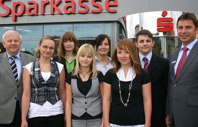 Vertrag erhalten (Foto: KSK) Vertrag erhalten (Foto: KSK)