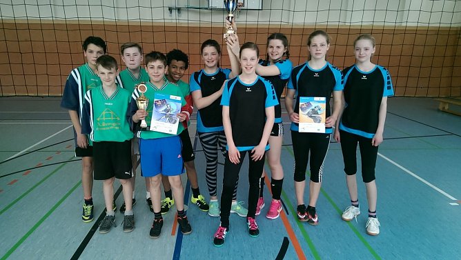 Erster Platz im Schulamtsfinale f&uuml;r die M&auml;dels des Bleicher&ouml;der Schillergymnasiums (Foto: Annika M&uuml;ller)