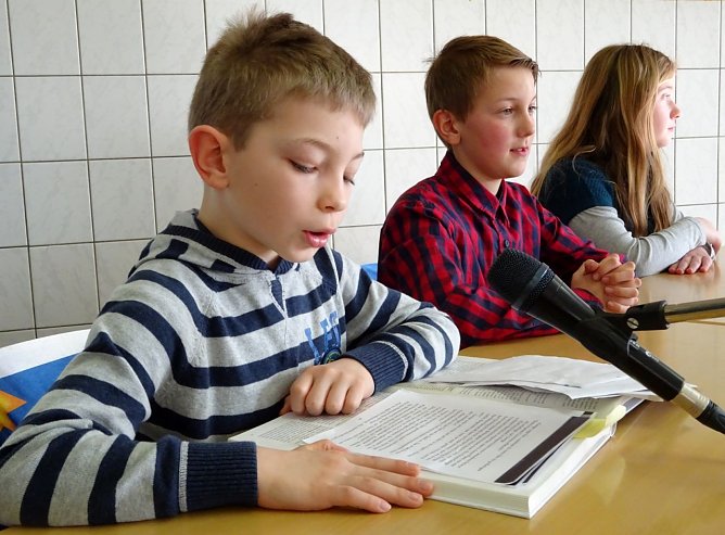 Auf zu den Sternen hie&szlig; es an der Grundschule G&ouml;rsbach zum Lesetag (Foto: Pressestelle Landratsamt)