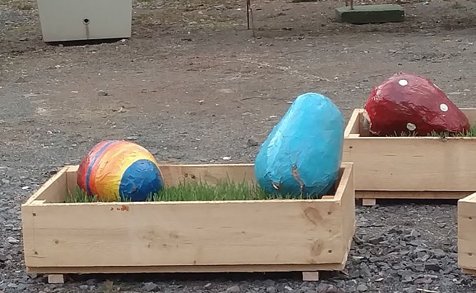 War der Osterhase schon da? - an der Blasiikirche scheint es der Fall gewesen zu sein (Foto: Peter Blei)