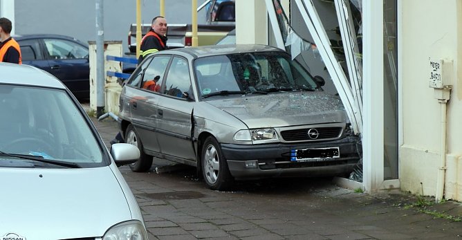 Ins Fenster gekracht (Foto: nnz)