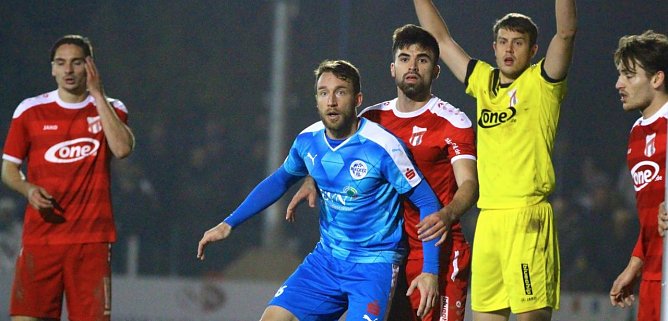 Das Hinspiel endete Unentschieden (Foto: Bernd Peter)