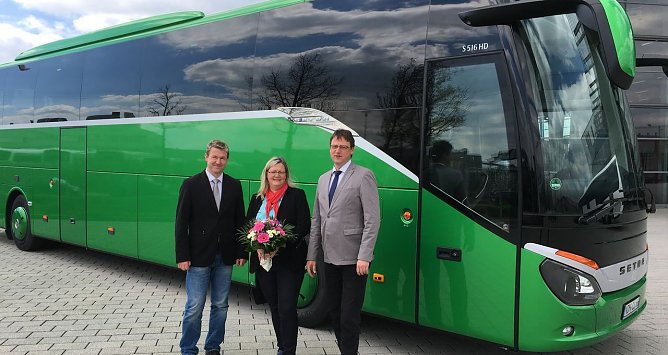 Neue Bus abgeholt (Foto: Brauer Reisen)
