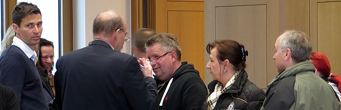 Schausteller stimmen sich mit dem Vertreter der Schausteller ab. (Foto: nnz)