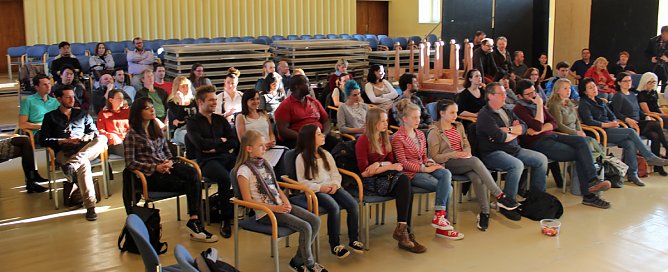 Ensemble zum Probenstart in Sondershausen (Foto: Karl-Heinz Herrmann) Ensemble zum Probenstart in Sondershausen (Foto: Karl-Heinz Herrmann)