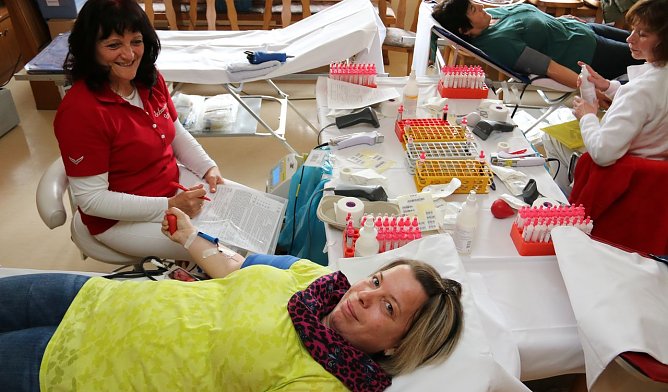 Schwester Uta Schaaf und Dajana Schmidt (Foto: S. Schedwill)