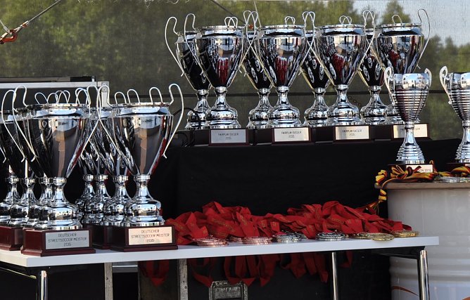 Die Pokale warten (Foto: privat)