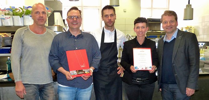 Eiswagen für die Schlossfestspiele und mehr (Foto: Karl-Heinz Herrmann) Eiswagen für die Schlossfestspiele und mehr (Foto: Karl-Heinz Herrmann)