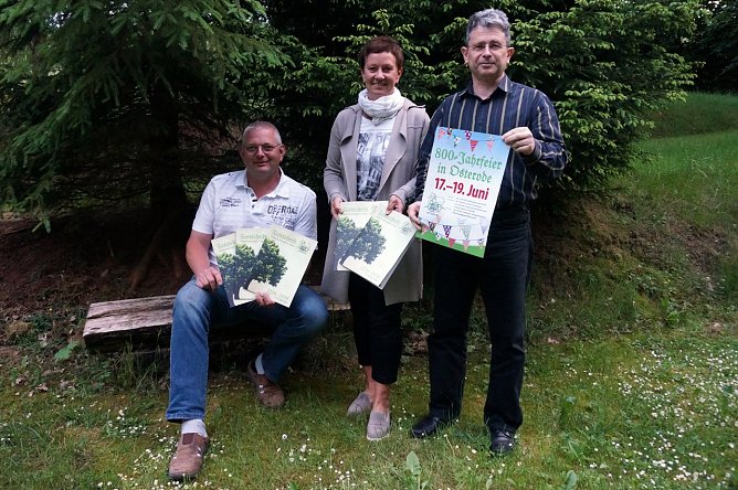 Chronik vorgestellt (Foto: Sandra Witzel)