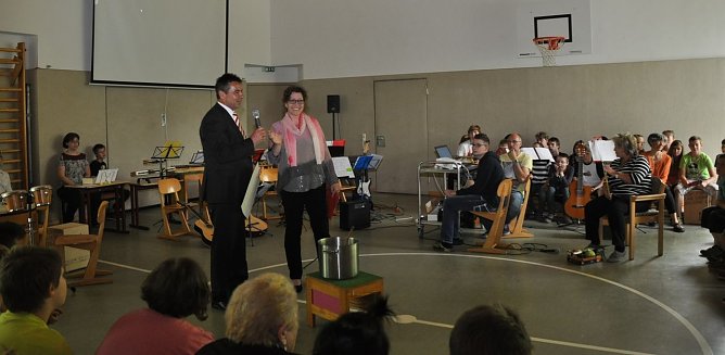 &Uuml;bergeben (Foto: KSK)