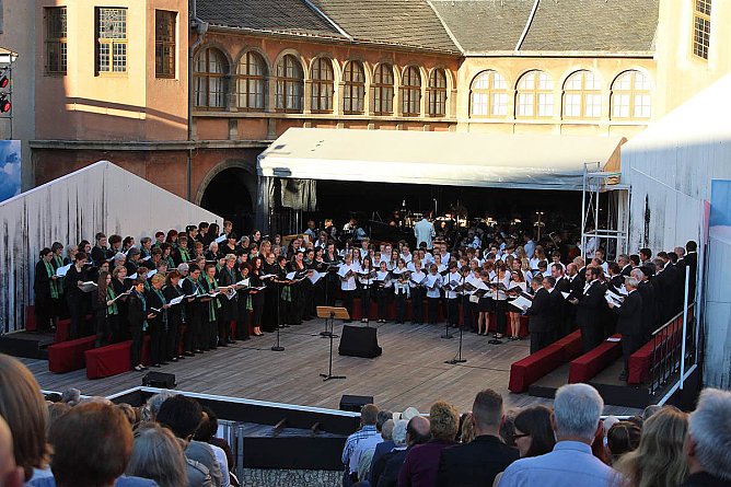 Monumental: Carmina Burana (Foto: Karl-Heinz Herrmann)