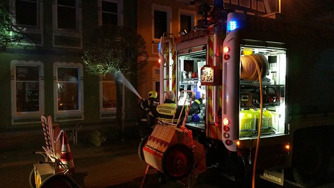 Brand eines Baumes in Salza (Foto: Steffen Iffland) Brand eines Baumes in Salza (Foto: Steffen Iffland)